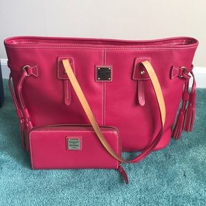 Dooney and Bourke large shoulder bag